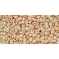 Бисер TOHO Treasure 11/0 TT-01-794 - Inside-Color Rainbow Crystal/Apricot-Lined Бисер TOHO Treasure 11/0 TT-01-794 - Inside-Color Rainbow Crystal/Apricot-Lined