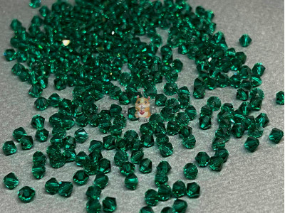 Биконусы Preciosa Emerald 4 mm