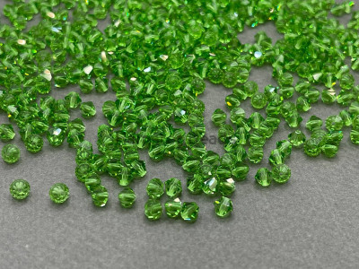 Биконусы Preciosa Peridot 4 mm