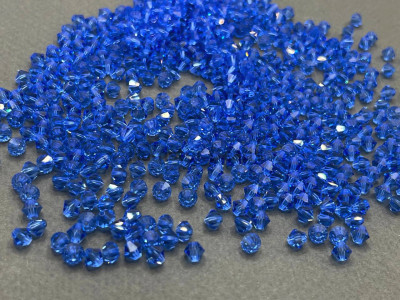 Биконусы Preciosa Sapphire 4 mm
