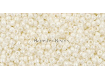 Бисер TOHO Round 15/0 TR-15-122 - Opaque-Lustered Navajo White Бисер TOHO Round 15/0 TR-15-122 - Opaque-Lustered Navajo White
