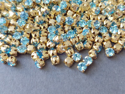 Шатоны Aquamarine /оправа золото, ss12 (3 мм), 10 шт 