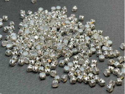 Шатоны White Opal /оправа серебро, ss12 (3 мм), 10 шт 