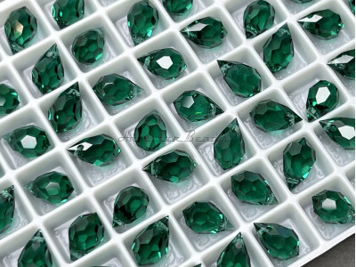 Подвеска - капля Emerald 10x6 мм Подвеска - капля Emerald 10x6 мм