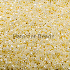 Бисер MIYUKI Delica 11/0 #DB1560 - Opaque Cream Luster