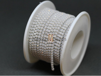Стразовая цепочка White Opal /оправа white, ss6 (2 мм)