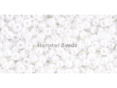 Бисер TOHO Round 11/0 TR-11-121 - Opaque Lustered White