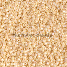 Бисер MIYUKI Delica 11/0 #DB0157 - Opaque Cream AB