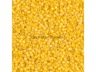 Бисер MIYUKI Delica 11/0 #DB1592 - Matted Opaque Canary AB