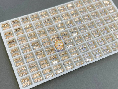 Стразы Багет Light Peach в оправе 7×3мм/ оправа серебро