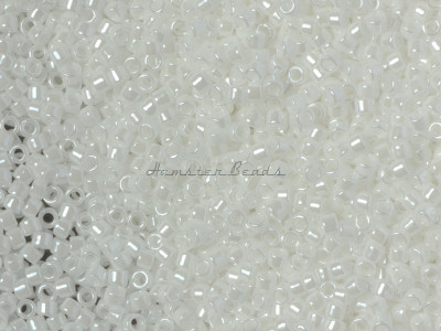 Бисер TOHO Treasure 11/0 TT-01-121 - Opaque-Lustered White 