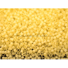 Бисер TOHO Treasure 11/0 TT-01-142F - Ceylon Frosted Banana Creme 