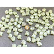 Чешские бусины MATUBO Ginko Chalk White Mint Luster 7,5x7,5 мм/ 10 шт 