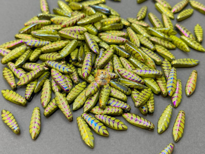 Бусины Кинжалы Opaque Olivine with Laser Decoration Daggers beads 5x16 мм/ 10 шт