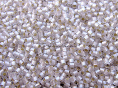 Бисер TOHO Round 11/0 TR-11-21F - Silver Lined Frosted Crystal / 5г
