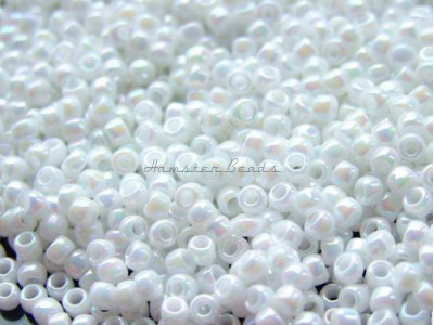 Бисер TOHO Round 11/0 TR-11-401 - Opaque Rainbow White / 5г