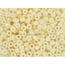Бисер TOHO Round 11/0 TR-11-123 - Opaque-Lustered Lt Beige