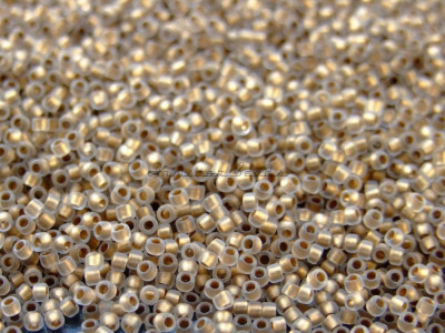 Бисер TOHO Round 15/0 TR-15-989F - Gold-Lined Frosted Crystal
