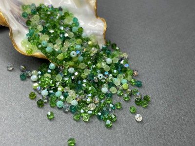 Микс биконусов Peridot - Green 2 мм/ 3 грамма