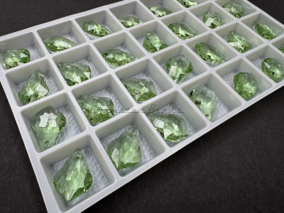 Подвеска Капля Барокко Peridot 16x11,5 мм/ 1 шт
