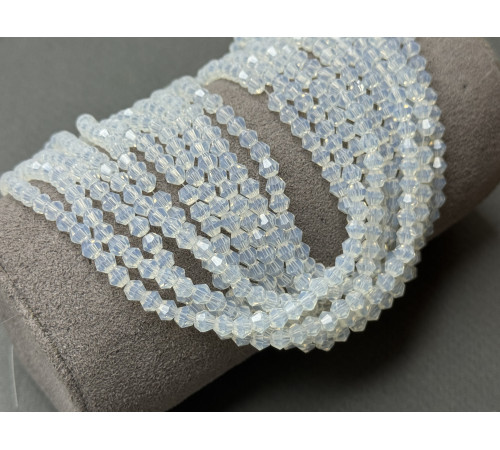 Биконусы стеклянные White Opal #93 4 мм/ 1 нить