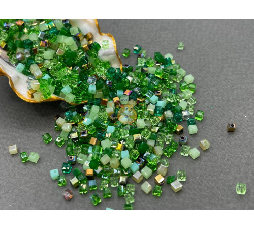 Микс бусин кубиков Chrysolite - Peridot 3 мм/ 5 грамм