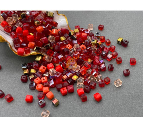 Микс бусин кубиков Crystal Gold - Siam 4 мм/ 10 грамм