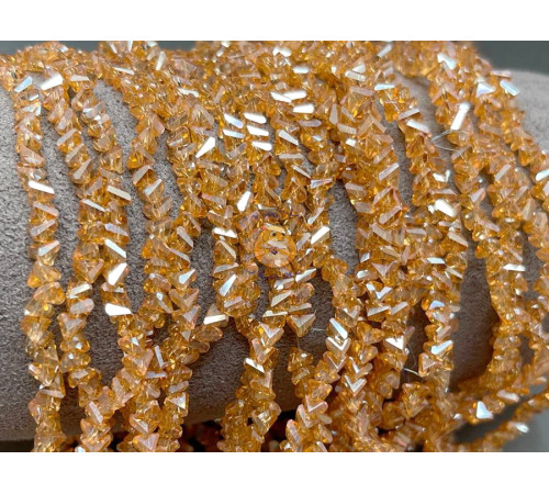 Бусины хрустальные треугольник Crystal Apricot #84 3 мм, 4 мм/ 1 нить