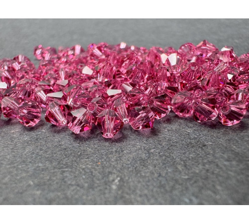 Биконусы Preciosa Rose 4 mm