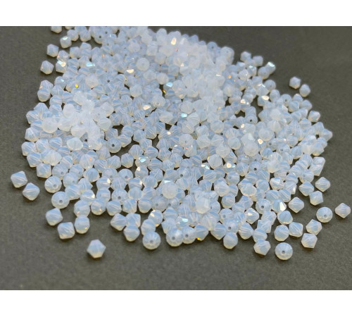 Биконусы Preciosa White Opal 5 мм (12 шт)