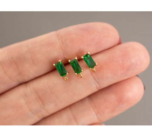 Пусеты Emerald с цирконом 18К Китай Премиум 4×9 мм / 1 пара (без заглушек)