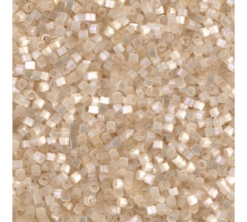 Бисер MIYUKI Delica 11/0 #DB0673 - Antique Ivory Silk Satin