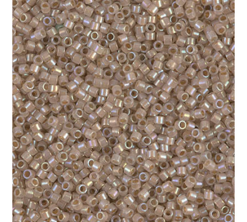 Бисер MIYUKI Delica 11/0 #DB1731 - Beige Lined Opal AB