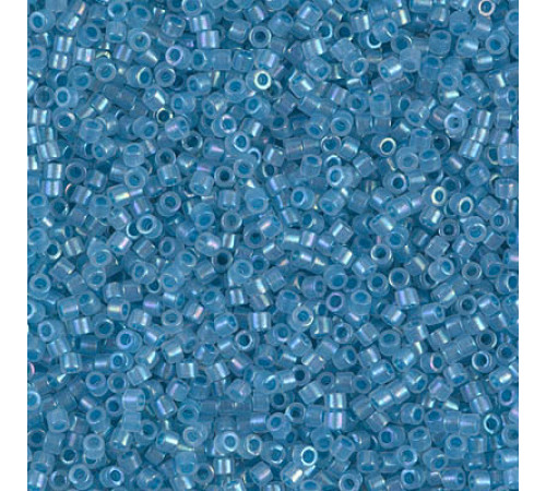 Бисер MIYUKI Delica 11/0 #DB1761 - Sparkling Sky Blue Lined Opal AB