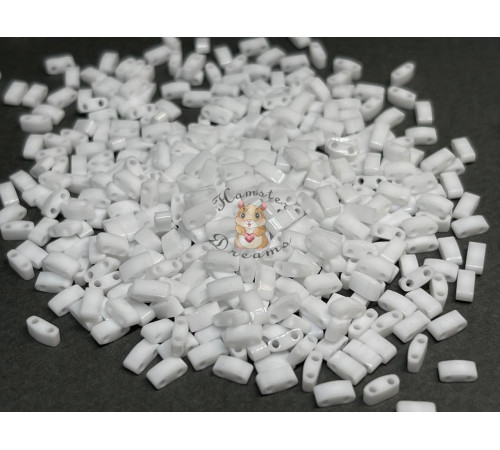 Бисер Miyuki Half Tila #HTL0402 - White Opaque / 5 г