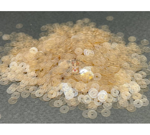 Пайетки Бежевые L.4 Lustre плоские 4 мм / 3 г