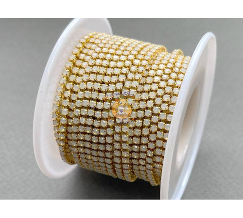 Стразовая цепочка White Opal/ оправа золото, ss6 (2 мм)