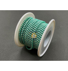 Стразовая цепочка White Opal /оправа light green, ss6 (2 мм)
