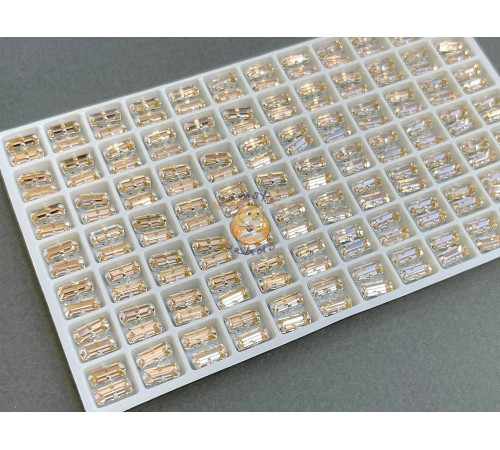 Стразы Багет Light Peach в оправе 7×3мм/ оправа серебро