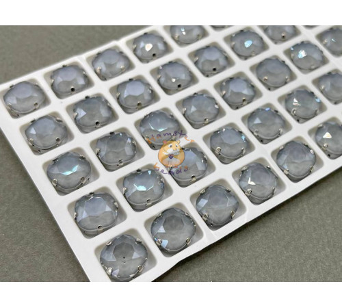Стразы Кушоны лаковые Light Ash Moka 10×10 мм/ оправа никель