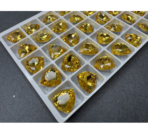 Кристаллы Триллианты Light Topaz 12 мм/ 1 шт (без оправы)