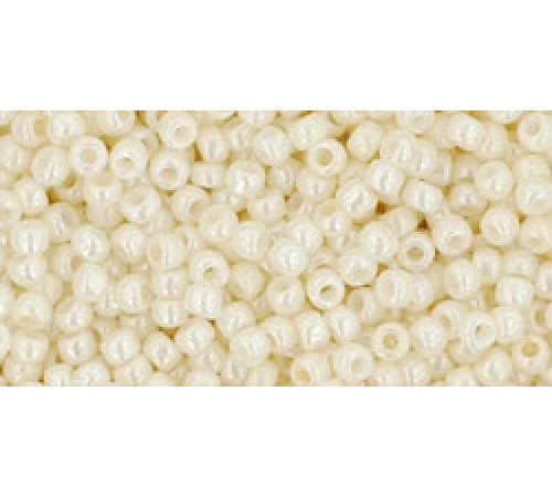 Бисер TOHO Round 11/0 TR-11-122 - Opaque Lustered Navajo White