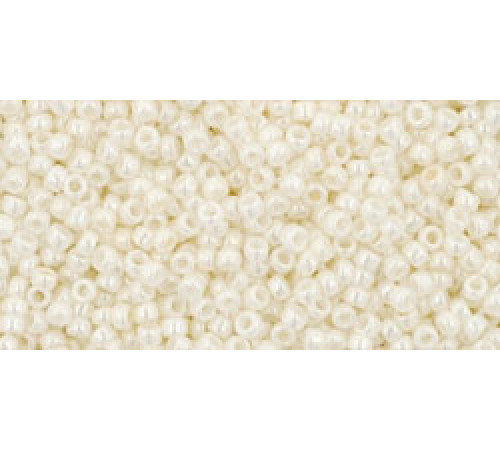Бисер TOHO Round 15/0 TR-15-122 - Opaque-Lustered Navajo White