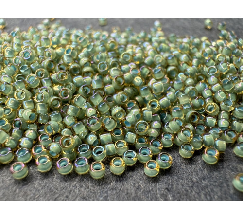 Бисер TOHO Round 15/0 TR-15-952 - Inside-Color Lt. Topaz/Sea Foam-Lined