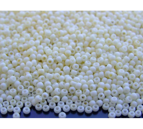 Бисер TOHO Round 15/0 TR-15-762 - Opaque-Pastel-Frosted Egg Shell