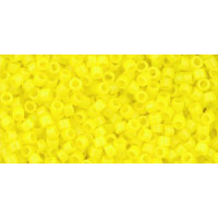 Бисер TOHO Treasure 11/0 TT-01-42 - Opaque Dandelion