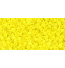 Бисер TOHO Treasure 11/0 TT-01-42 - Opaque Dandelion