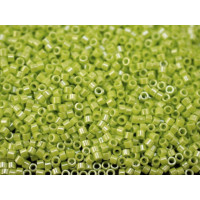 Бисер TOHO Treasure 11/0 TT-01-131 - Opaque-Lustered Sour Apple 