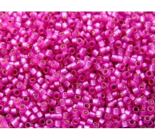 Бисер TOHO Treasure 11/0 TT-01-PF2107 - PermaFinish Translucent Silver-Lined Hot Pink 